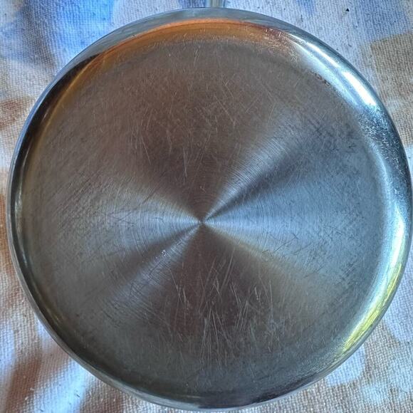 PreOwned All Clad 2Qt Non Stick Saucepan - No Lid - Picture 4 of 10